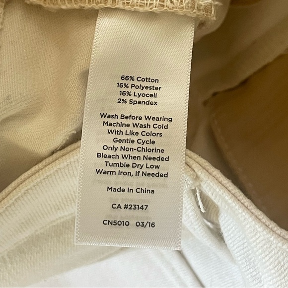 EUC Talbots Women's Slim Ankle Jeans size 2 - Sits At Waist in Natural White - Picture 9 of 11